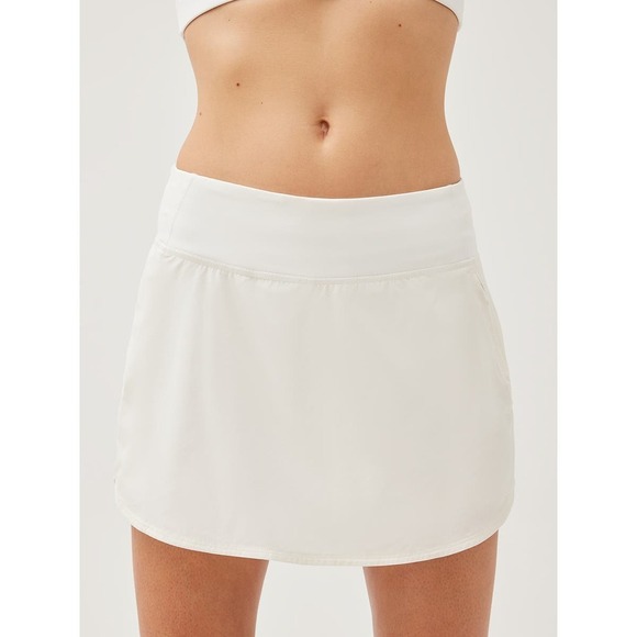 Outdoor Voices Pants - Outdoor Voices NWT White Hudson 4" Skort Size 3XL